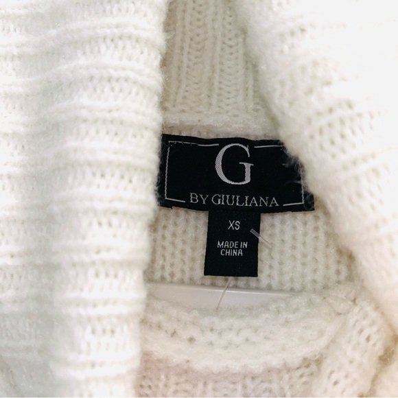 Ivory cream turtle neck long sleeve cable knit sweater - Picture 3 of 6